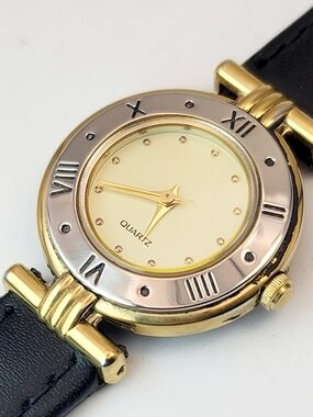 Vintage Noevir 6L32-D872 Ladies Quartz Watch Japan Two-Tone Roman Bezel